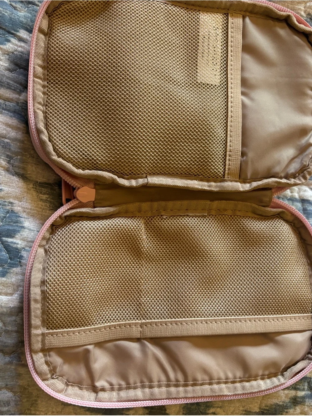 BAGSMART Pink Quilted Travel Organizer Pouch